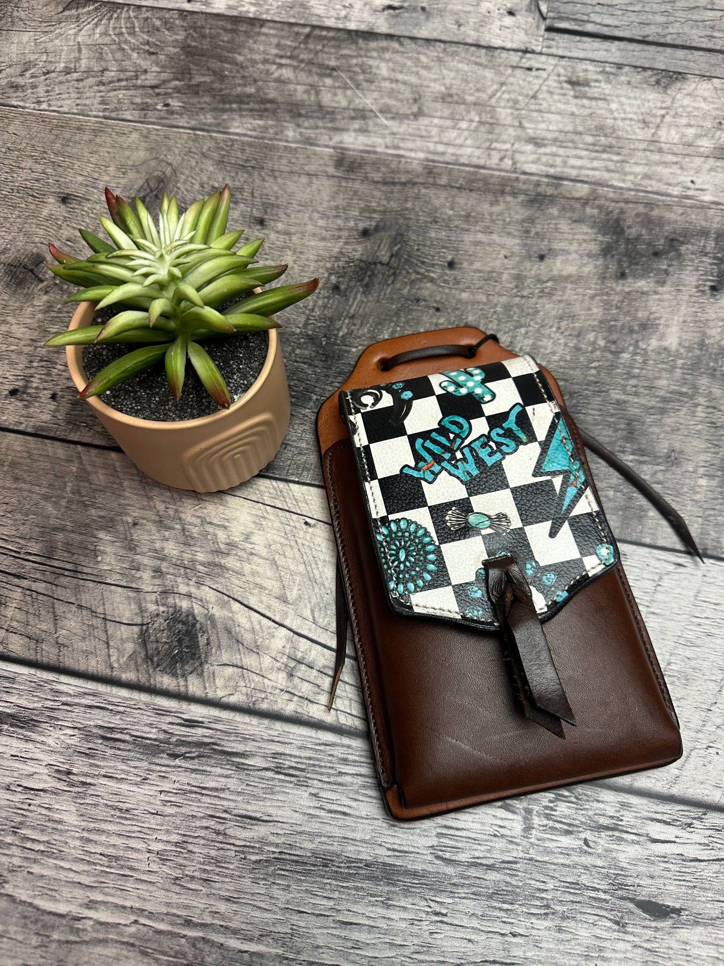 Cell Phone Back Cinch Holder