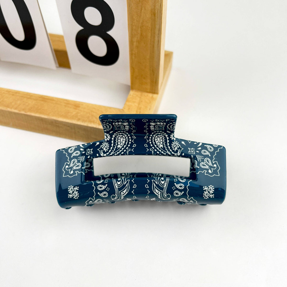 Retro Elegant Hollow Hair Claw Clips