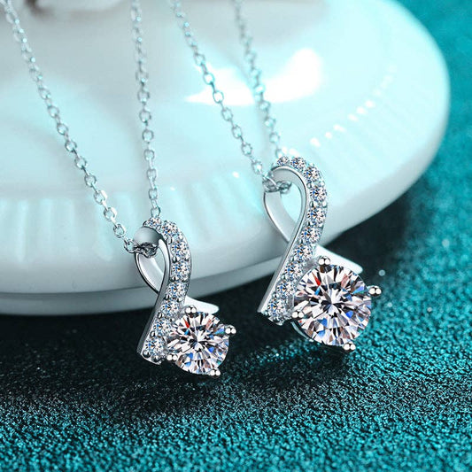 Four-Prong Moissanite Ribbon Necklace in 925 Sterling Silver