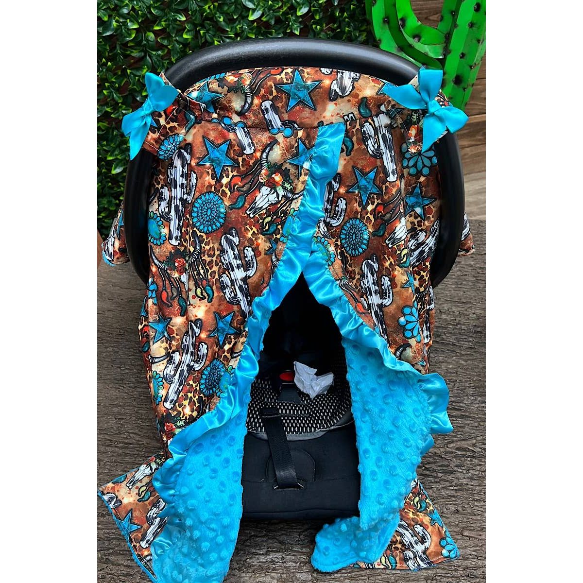 CONCHO, CACTUS & COW SKULL PRINTED CAR SEAT COVER.